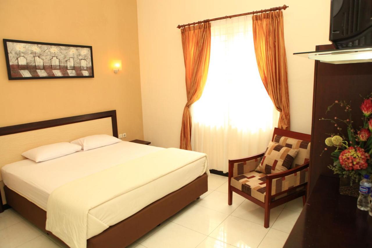 Arya Graha Semarang Hotel Exterior foto